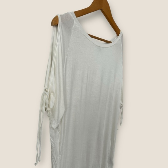 Magazine White Cold Shoulder Top - Picture 4 of 9